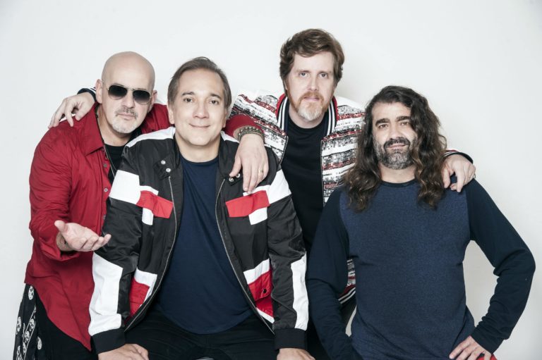 Biquini Cavadão presta homenagem a Herbert Vianna com releitura de sua obra