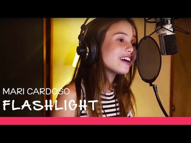 Mari Cardoso – Flashlight (cover Jessie J)