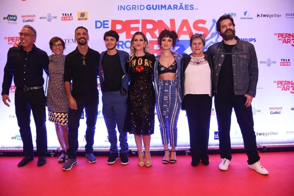 Famosos comparecem em Pré-estreia do filme 'De Pernas para o Ar 3'