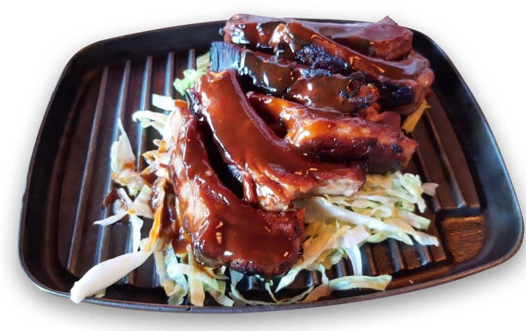 Heineken® apresenta Kitchen n' Roll, cozinha cheia de atitude para o Rock in Rio 2019, com os chefs Paulinho Yoller e Pedro Benoliel