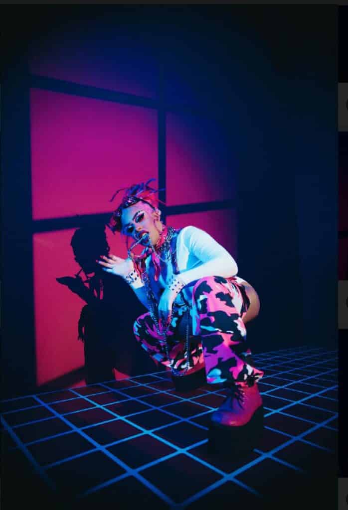 Gloria&nbsp;Groove lança “Magenta Ca$h”, segundo clipe do EP “Alegoria”