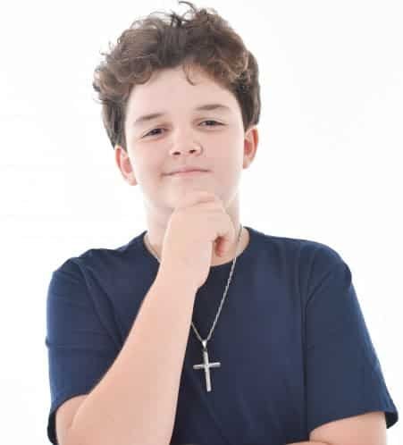 Matheus Sampaio, aos 12 anos, faz sua estreia na TV como o órfão Ivan de ‘Amor Sem Igual’, da Record
