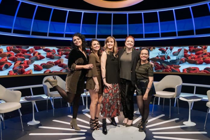 Em A Culpa é do Cabral, comediantes ensinam as melhores cantadas para as minas xavecarem os minos