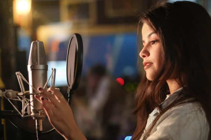 Giovanna brilhante no Show de Talentos do Cine Estrelas