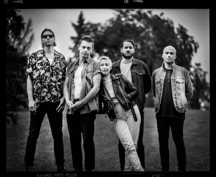 Banda canadense July Talk