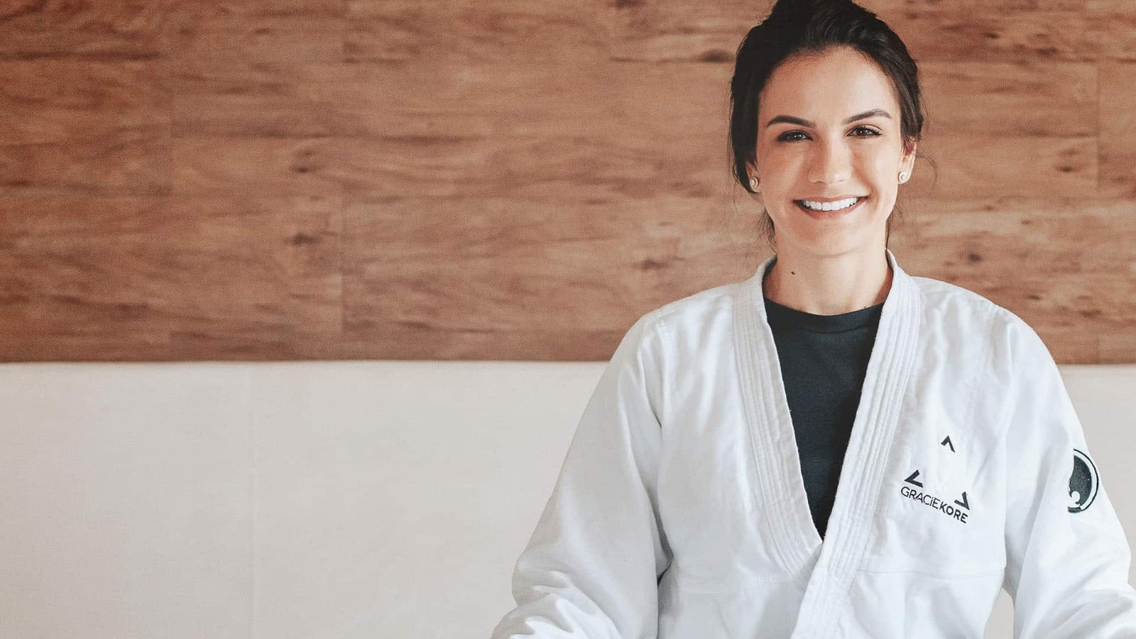 KYRA GRACIE ENSINA: DEFESA PESSOAL PARA MULHERES 