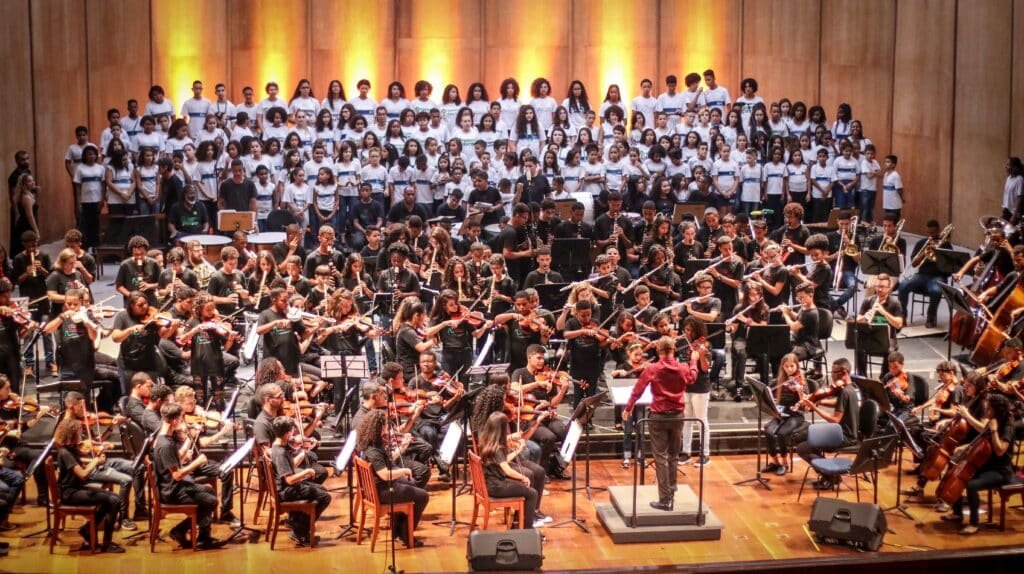 Orquestra nas escolas especial Semana da Consciência Negra