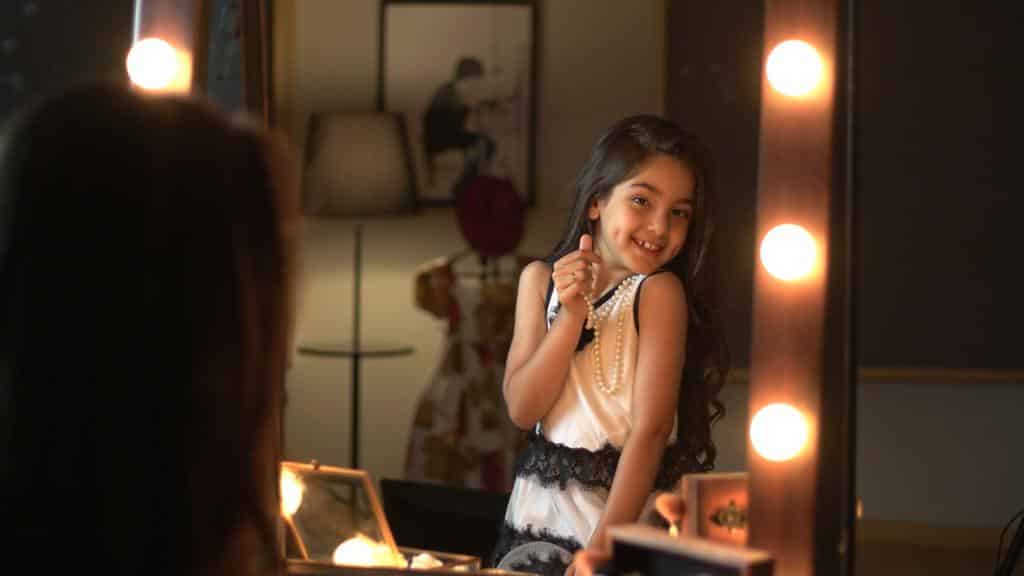 Sinatrinha lança novo clipe e agita a internet