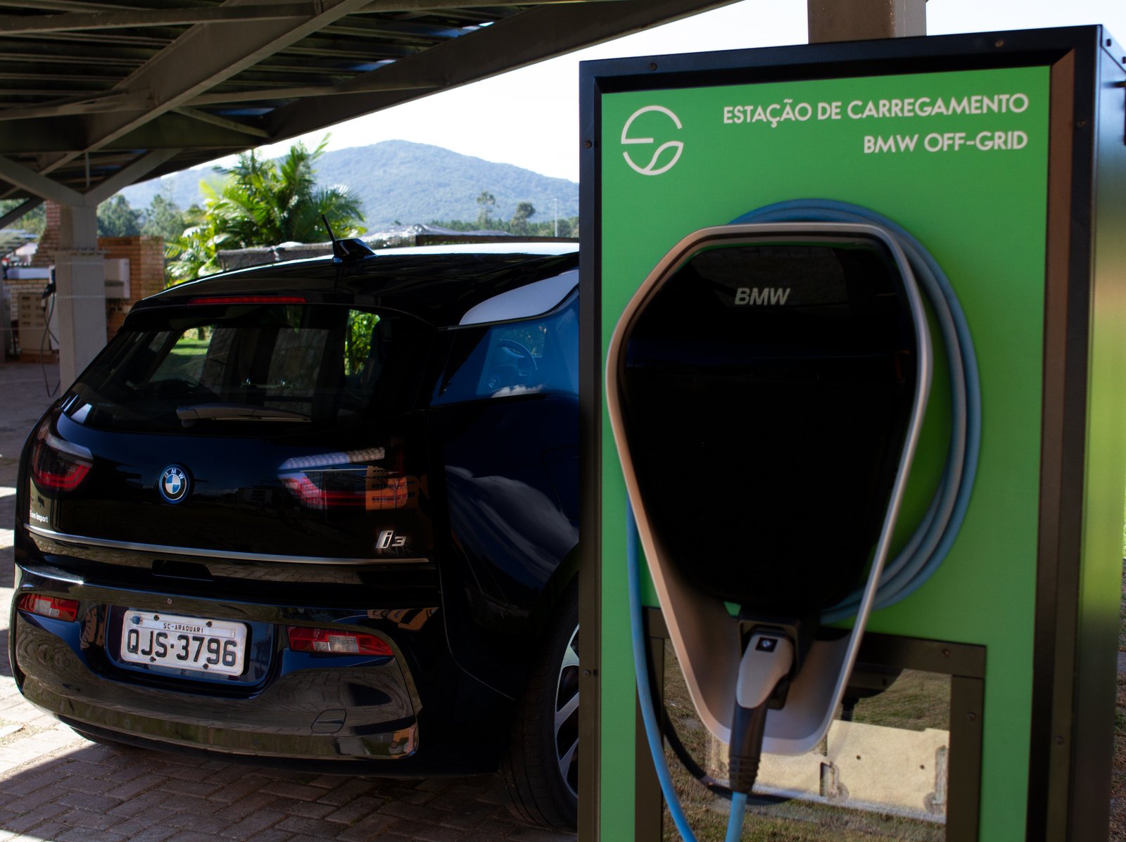 BMW Group Brasil cria sistema de recarga para carros elétricos alimentado por energia solar