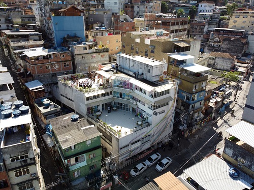 Biblioteca Parque da Rocinha terá show gratuito de Jessica Ellen