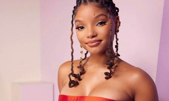 A atriz Halle Bailey que interpreta Ariel no live-action