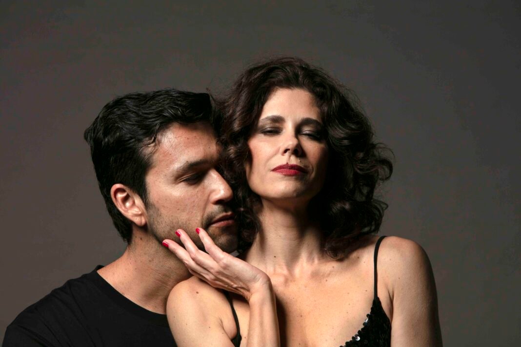 Teatro Firjan SESI CAXIAS apresenta espetáculo Eu Te Amo com os atores Juliana Martins e Sérgio Marone, clássico de Arnaldo Jabor
