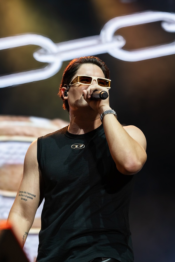 Eric Land encerra a primeira noite do Fortal 2025 com chave de ouro