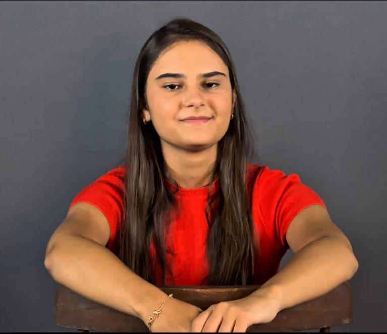 Luisa Martini a Cosette em “Os Miseráveis” da Fazart Produções