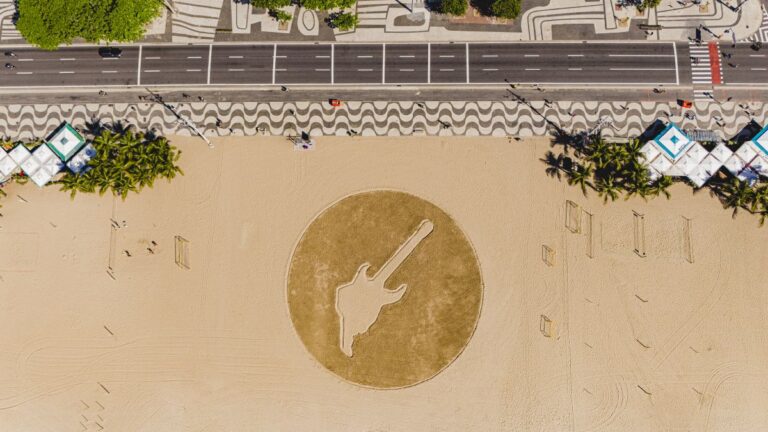 Rock in Rio 2026: Guitarra Gigante Invade Copacabana e Lança Promoção Épica de Ingressos!