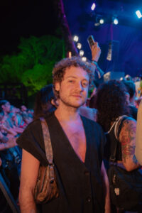  Famosos curtem segundo dia de Rock the Mountain com shows de Liniker, Ney Matogrosso, Chet Faker, Gloria Groove e mais
