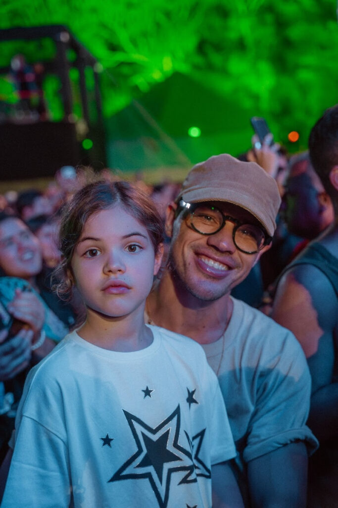  Famosos curtem segundo dia de Rock the Mountain com shows de Liniker, Ney Matogrosso, Chet Faker, Gloria Groove e mais
