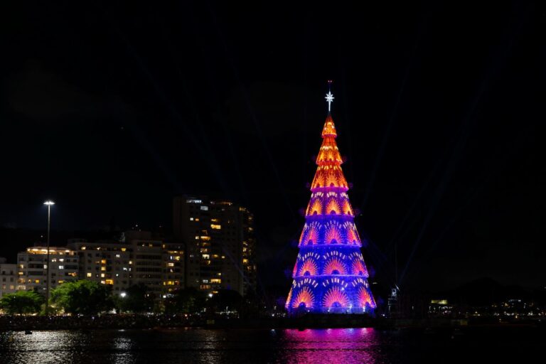 Natal do Rio em Botafogo: Celebração Mágica com Árvore Flutuante e Atrações Imperdíveis!