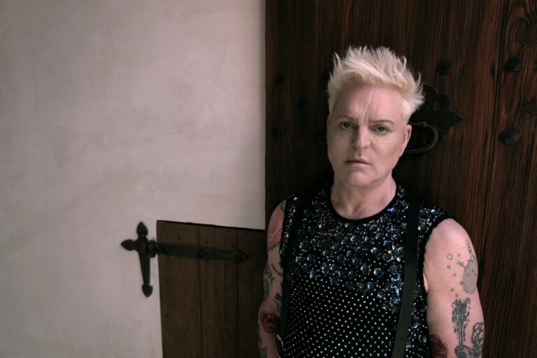 Andy Bell volta ao Brasil com turnê histórica e show no Rio