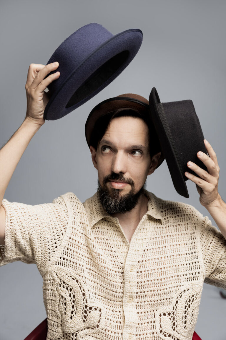 Gustavo Spínola lança single ‘Hoje Não’ com Celso Viáfora e Rafa Mariano