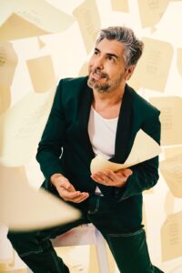 Fred Izak apresenta o espetáculo “Lírico” no Rio de Janeiro